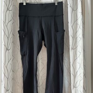 Athleta 7/8 leggings nylon/ spandex with pockets